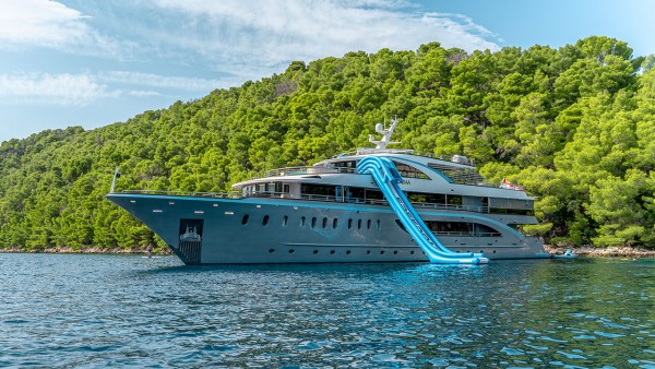 Motor yat M/Y Freedom