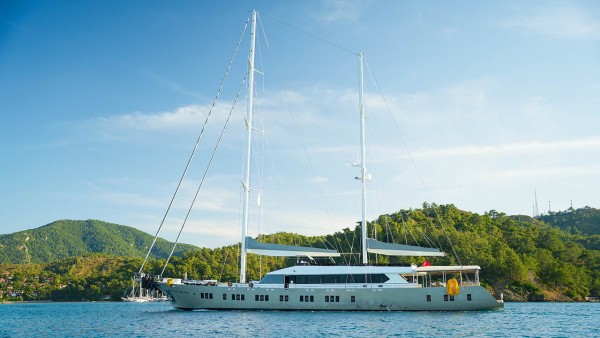 Yelkenli Yat King of the Sea