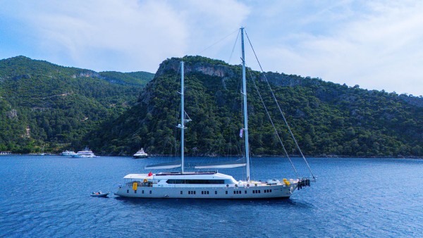 Yelkenli Yat King of the Sea