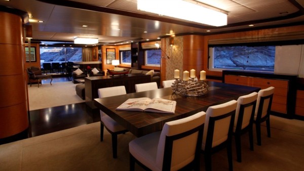Motor yat Serenity II